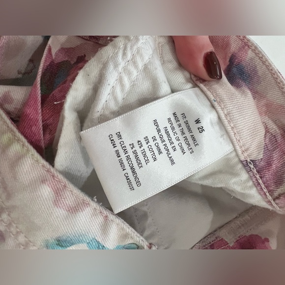 Joe’s Skinny Ankle Jean in Multicolor Floral - Picture 6 of 8